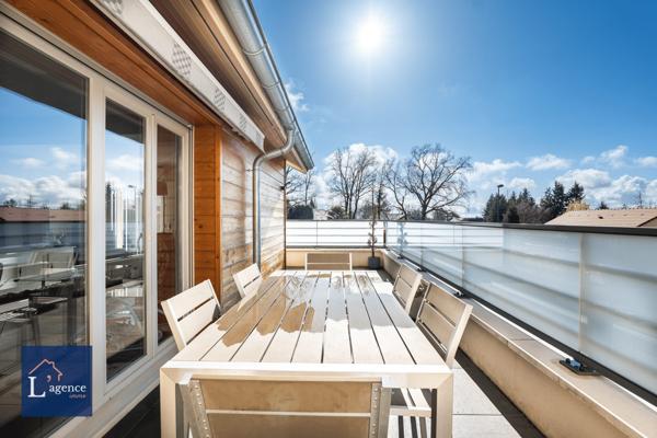 Maison T5  3 chambres  188 m² utiles avec jardin, terrasse, 2 garages doubles et annexes - vue entièrement dégagée - Cessy 01170