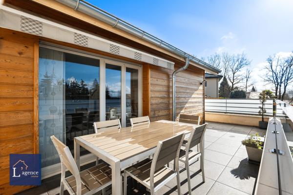 Maison T5  3 chambres  188 m² utiles avec jardin, terrasse, 2 garages doubles et annexes - vue entièrement dégagée - Cessy 01170