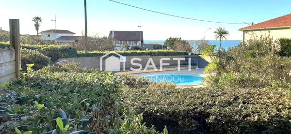 Face à l'océan, plage de la Milady Biarritz