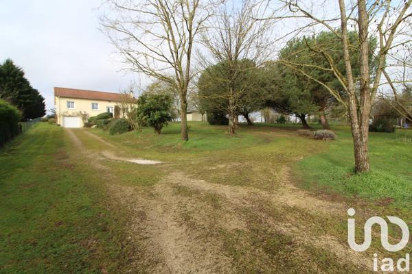 Maison traditionnelle 5 pièces de 110 m² à Thuré (86540)