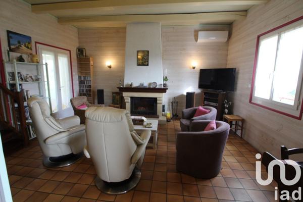 Maison traditionnelle 5 pièces de 110 m² à Thuré (86540)