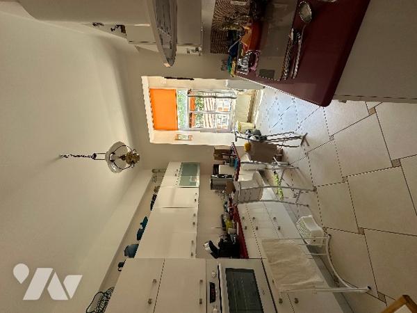 Bel appartement dans immeuble art déco à VICHY