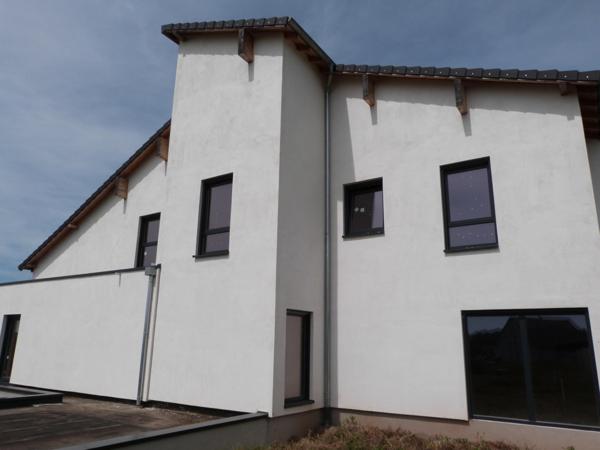 Dpt Moselle (57), à vendre proche de SARREGUEMINES appartement T5 de 104 m²