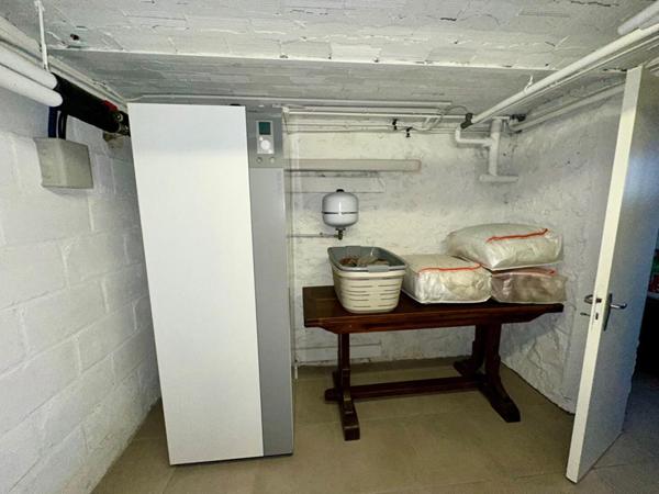 AGGLOMERATION MONTARGIS - MAISON de VILLE 91 m2, 2 CHAMBRES, SOUS-SOL, JARDIN et TERRASSE, AVEC SPA