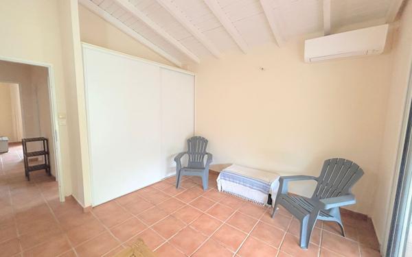 Maison à vendre    5 pièces • 139 m2 Saint-François