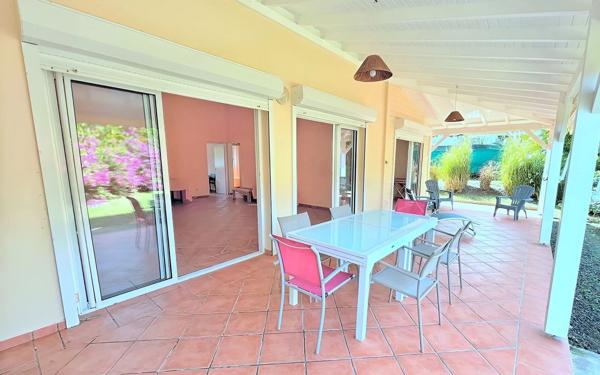 Maison à vendre    5 pièces • 139 m2 Saint-François