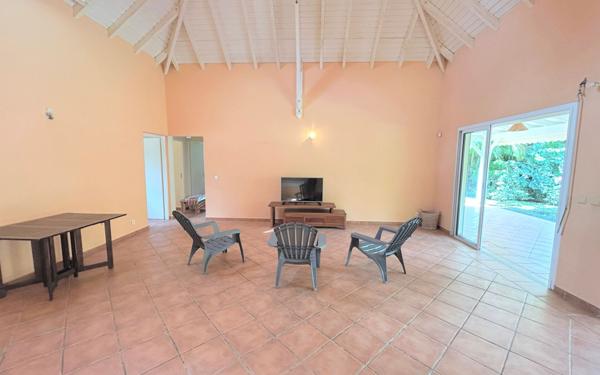 Maison à vendre    5 pièces • 139 m2 Saint-François