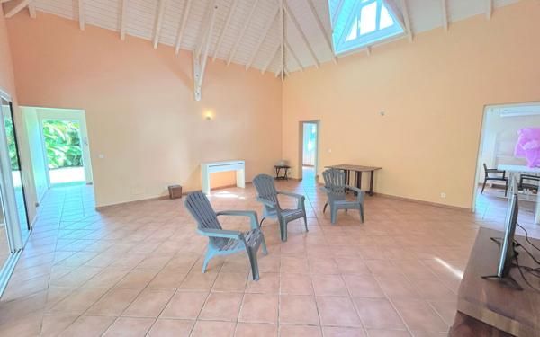 Maison à vendre    5 pièces • 139 m2 Saint-François