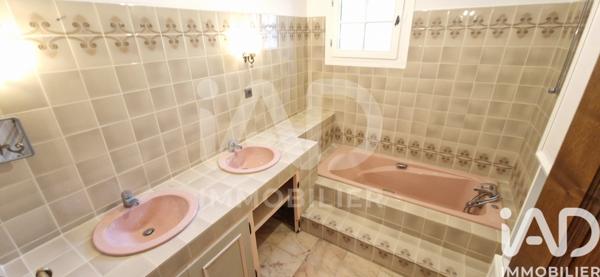 Maison à vendre 8 pièces 195 m² Nîmes