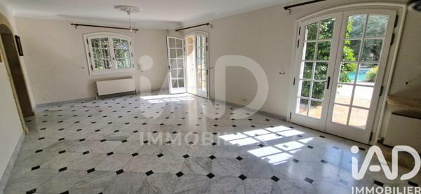 Maison à vendre 8 pièces 195 m² Nîmes