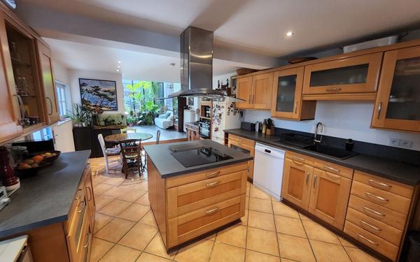 Maison à vendre    6 pièces •  Bayonne