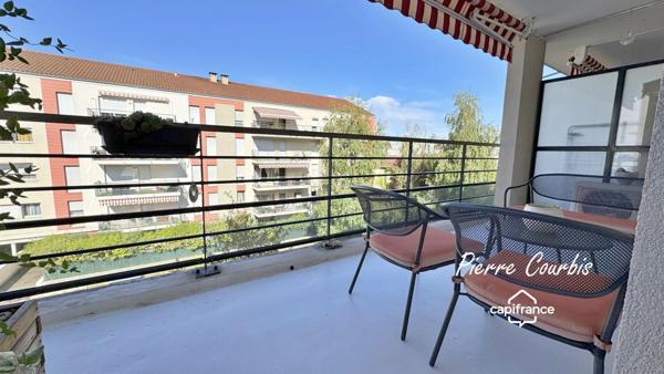 Appartement à vendre 3 pièces VENISSIEUX (69) avec BALCON