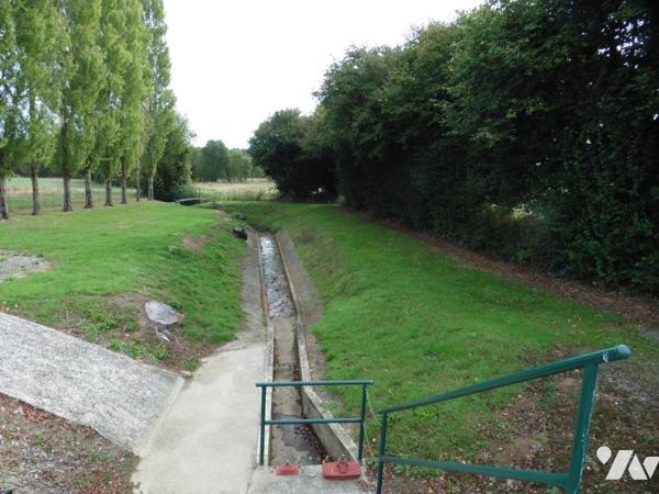 LA CHAPELLE GLAIN, étangs sur terrain clos de 15 910 m²