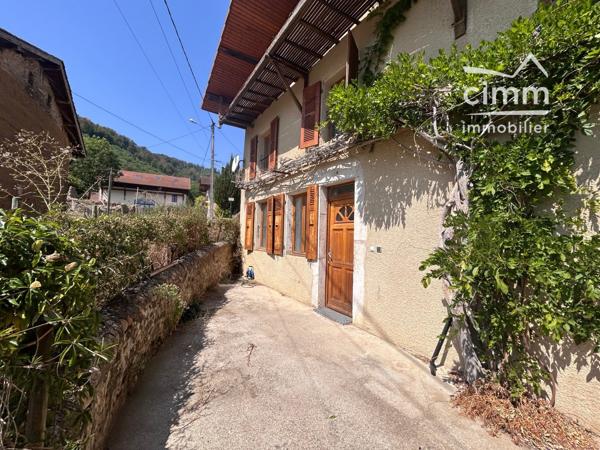 Appartement T3 avec terrasse vue sur le Vercors – Hameau de L'Eslinard à Tullins.