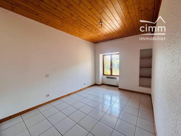 Appartement T3 avec terrasse vue sur le Vercors – Hameau de L'Eslinard à Tullins.