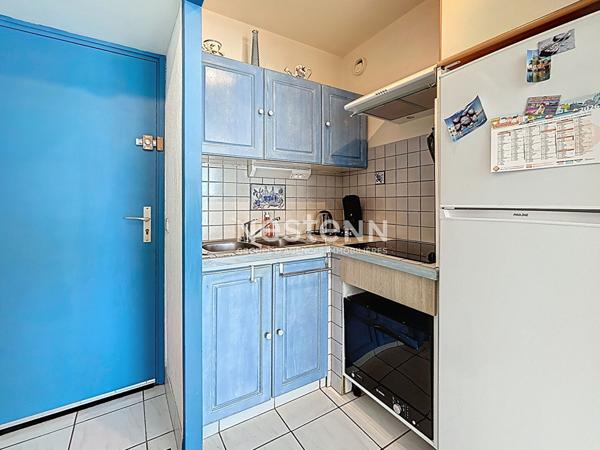 Port Camargue P2 rénové très bien situé dans résidence prisée avec piscine