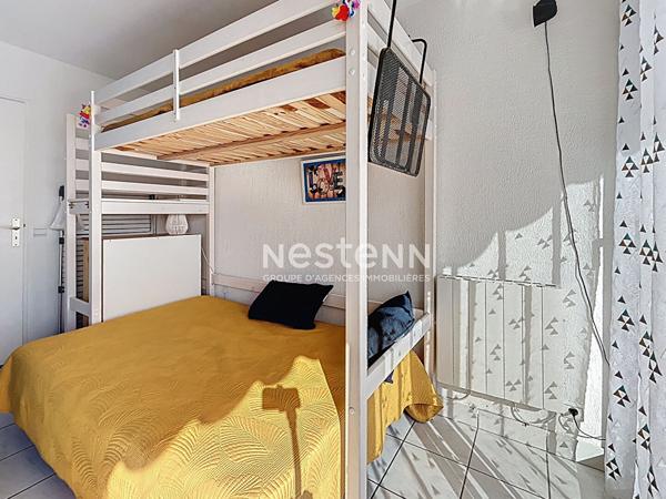 Port Camargue P2 rénové très bien situé dans résidence prisée avec piscine