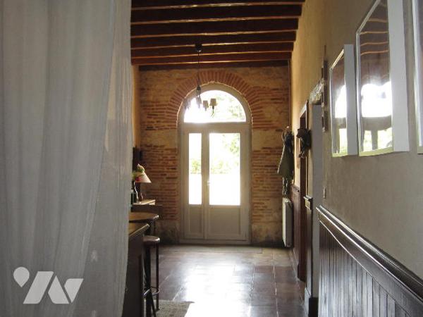 BELLE MAISON AU COEUR DU VILLAGE TBE avec annexe en pierres aménagée et jardin d'agrément