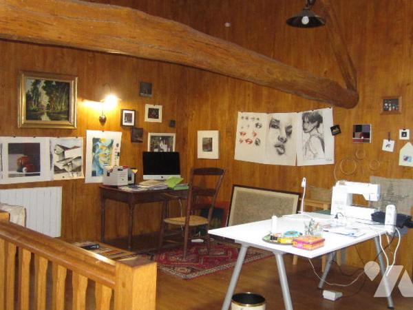 BELLE MAISON AU COEUR DU VILLAGE TBE avec annexe en pierres aménagée et jardin d'agrément