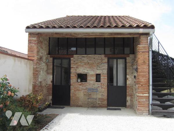 BELLE MAISON AU COEUR DU VILLAGE TBE avec annexe en pierres aménagée et jardin d'agrément