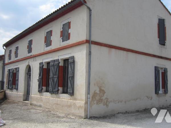 BELLE MAISON AU COEUR DU VILLAGE TBE avec annexe en pierres aménagée et jardin d'agrément