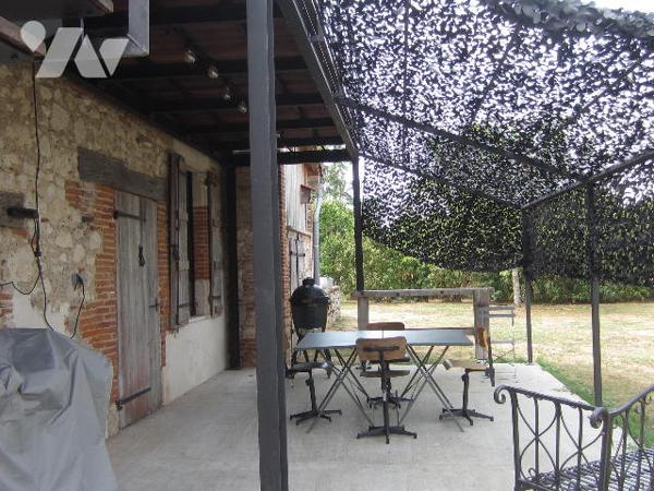 BELLE MAISON AU COEUR DU VILLAGE TBE avec annexe en pierres aménagée et jardin d'agrément