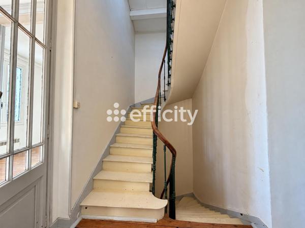 Maison
         5 pièces
        - 118 m² 372 600 €*