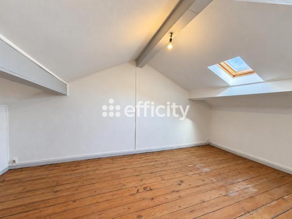 Maison
         5 pièces
        - 118 m² 372 600 €*
