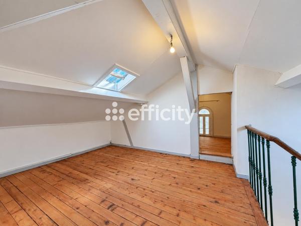Maison
         5 pièces
        - 118 m² 372 600 €*