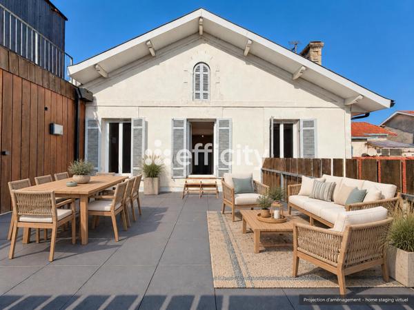Maison
         5 pièces
        - 118 m² 372 600 €*