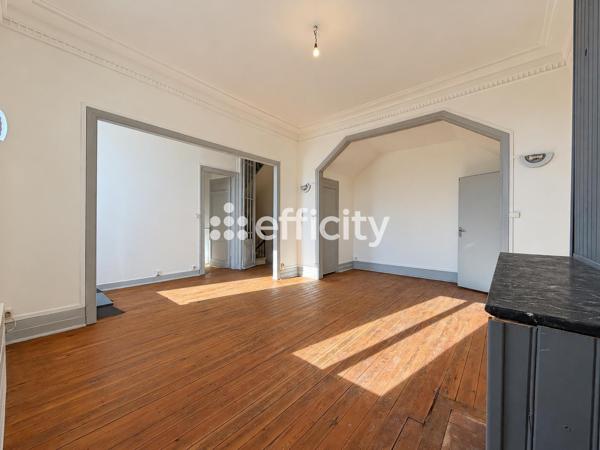 Maison
         5 pièces
        - 118 m² 372 600 €*