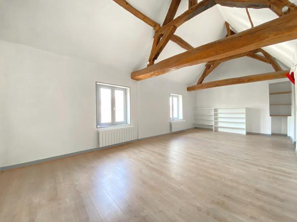 Maison rénovée, gare à 15 min à pied