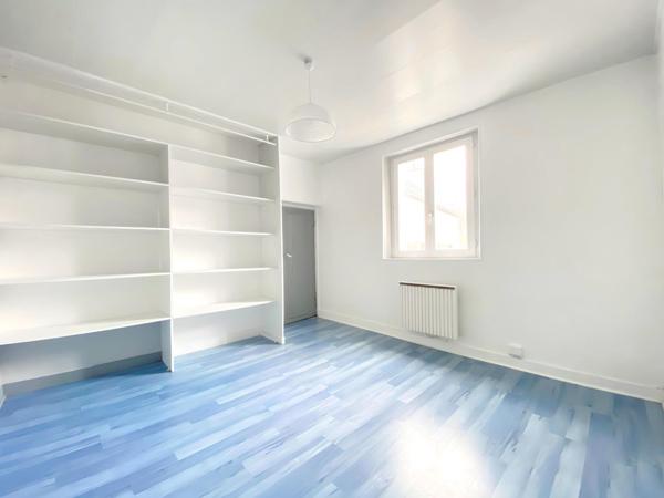 Maison rénovée, gare à 15 min à pied