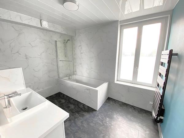 Maison rénovée, gare à 15 min à pied