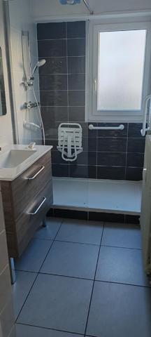 appartement à rénover, avec son balcon