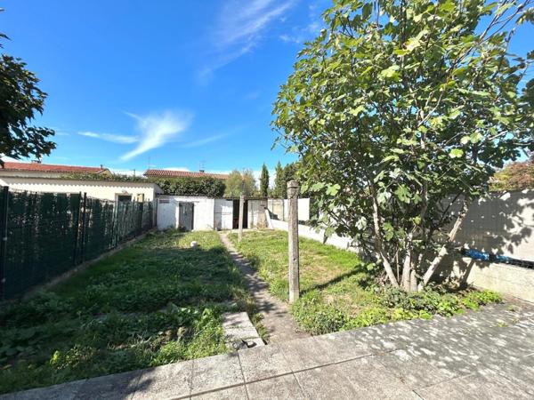 Pavillon T 4 avec jardin proche toutes commodités