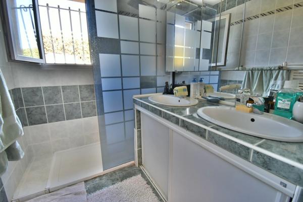 Dpt Charente (16), à vendre proche de SOYAUX maison P5 de 120 m² - Terrain de 700,00 m²