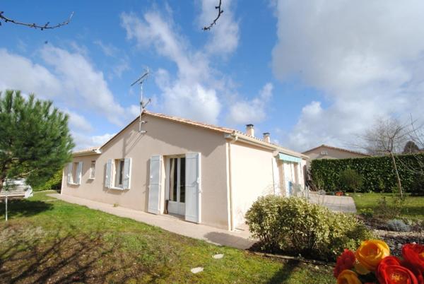 Dpt Charente (16), à vendre proche de SOYAUX maison P5 de 120 m² - Terrain de 700,00 m²