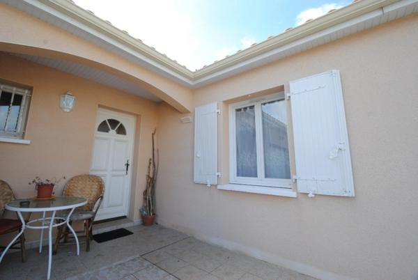 Dpt Charente (16), à vendre proche de SOYAUX maison P5 de 120 m² - Terrain de 700,00 m²