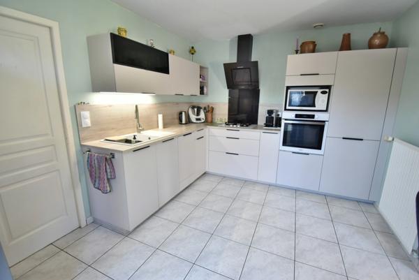 Dpt Charente (16), à vendre proche de SOYAUX maison P5 de 120 m² - Terrain de 700,00 m²