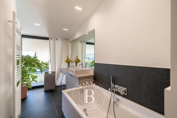 Mandelieu-la-Napoule, Villa 6 Chambres -  564 m² à vendre