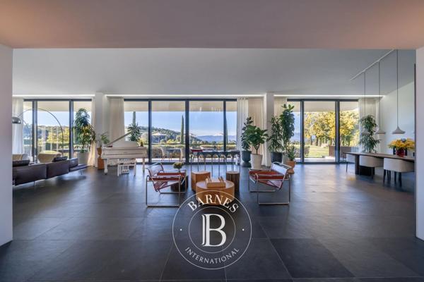 Mandelieu-la-Napoule, Villa 6 Chambres -  564 m² à vendre