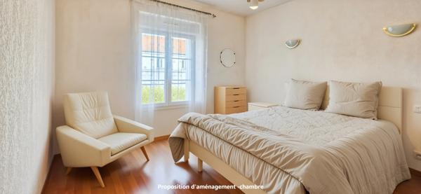 VICHY (03) - A vendre - Appartement dernier étage - 5 pièces / 128 m² + garage fermé