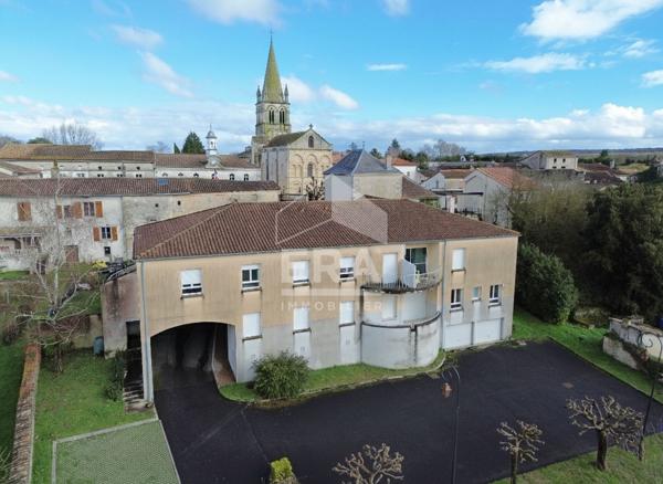 Immeuble Roullet Saint Estephe 16 pièce(s) 550 m2