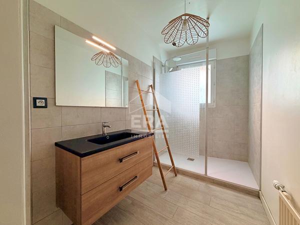 Immeuble Roullet Saint Estephe 16 pièce(s) 550 m2