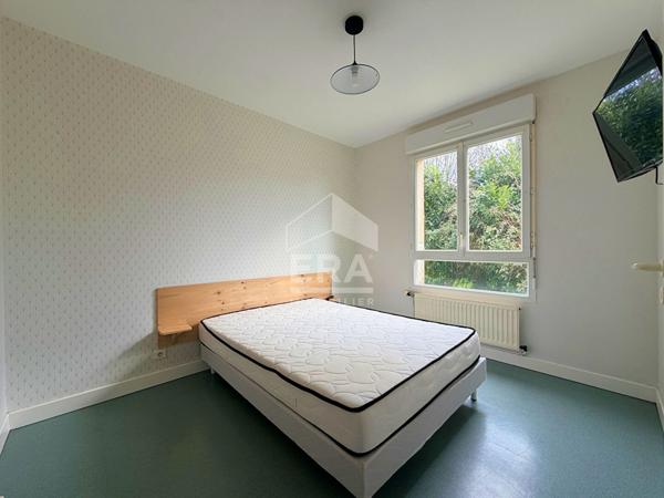 Immeuble Roullet Saint Estephe 16 pièce(s) 550 m2