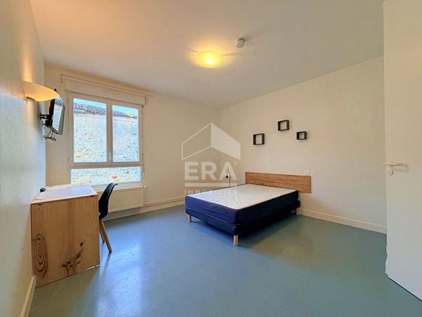 Immeuble Roullet Saint Estephe 16 pièce(s) 550 m2