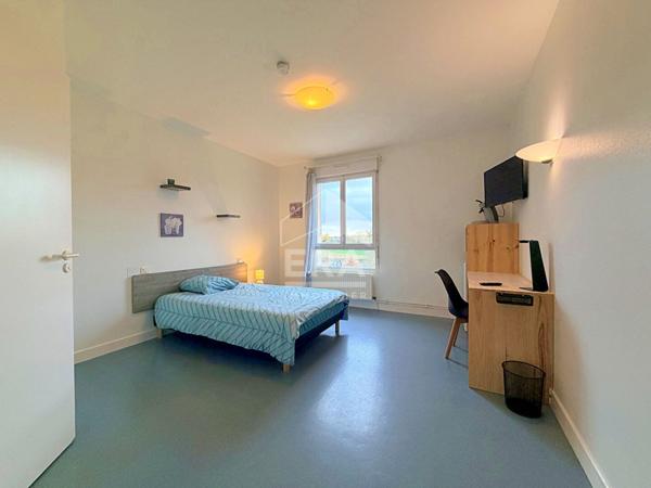 Immeuble Roullet Saint Estephe 16 pièce(s) 550 m2