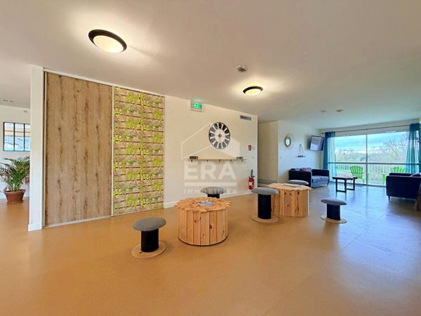 Immeuble Roullet Saint Estephe 16 pièce(s) 550 m2