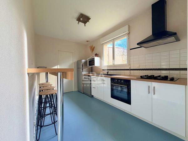 Immeuble Roullet Saint Estephe 16 pièce(s) 550 m2